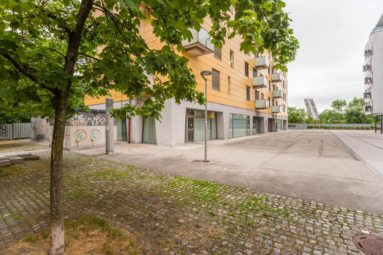 Apartma N'Poznam Ljubljana Buitenkant foto